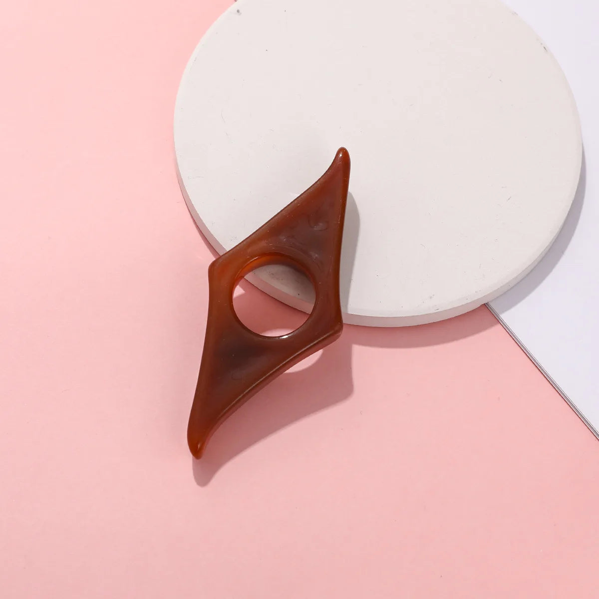 Thumb support bookmark